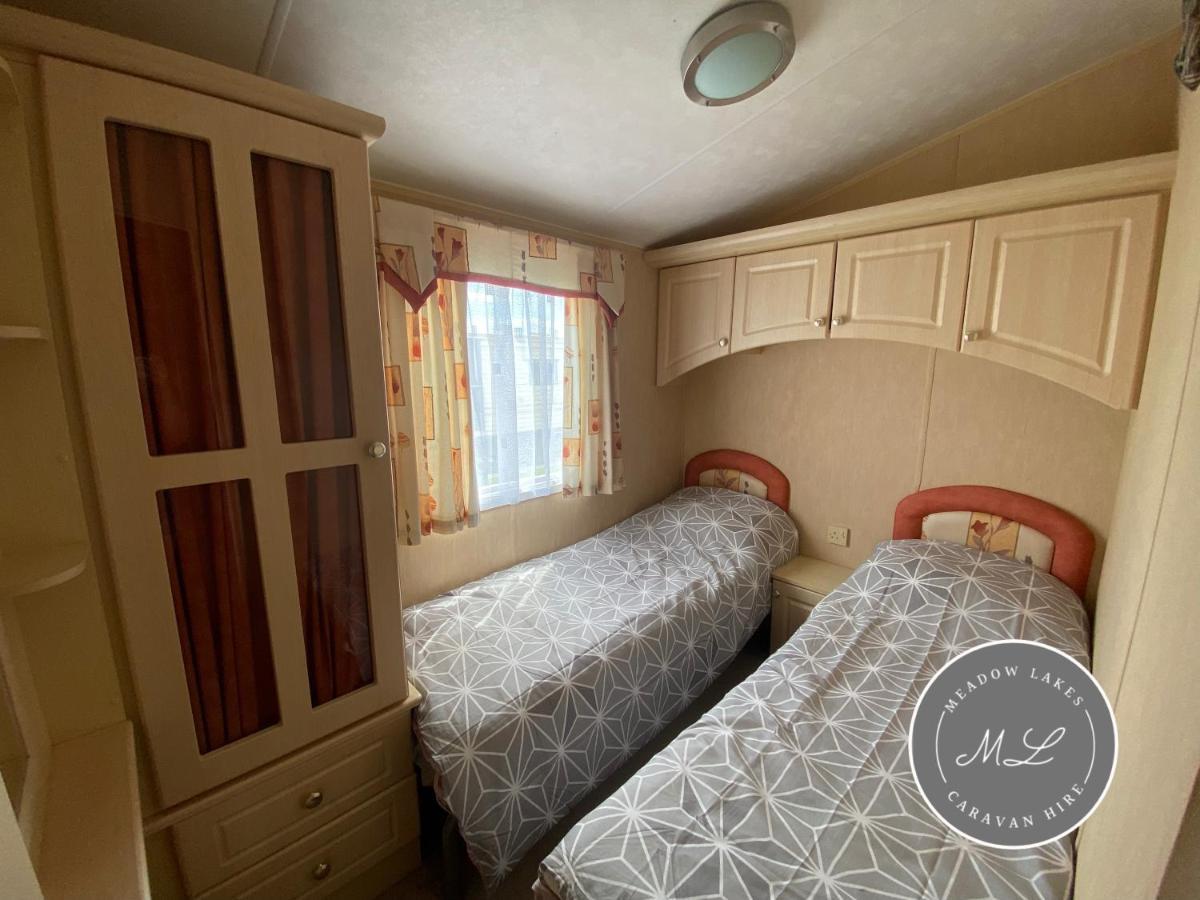Coral Beach - Row 73 Van 2, Central Heating, Wifi, Bed Linen - Meadow Lakes Caravan & Lodge Hire Ingoldmells Exterior foto